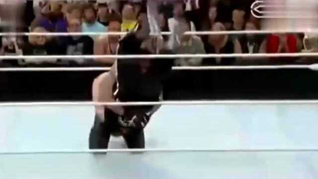 WWE:到底是真打还是假?看一下慢镜头你就清楚了!