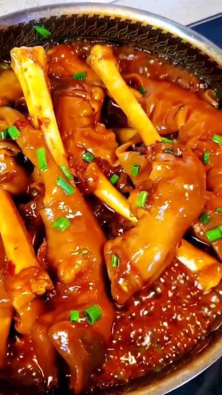 红焖羊蹄子这样做喝着小酒 那真是太舒服了