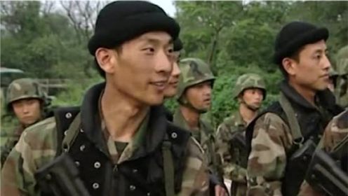 速看《陆军特战队》第15集：秦璐准备去参加维和，走前来到军营看望康东！