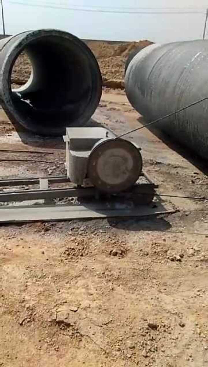 宗森金刚石绳锯切割混凝土水泥管道管桩视频