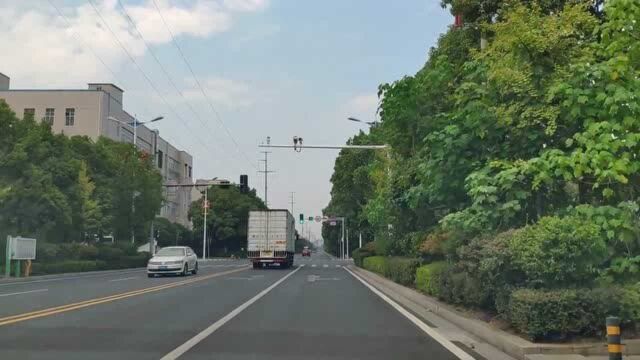 衡阳市雁峰区白沙工业大道东段,路好车少,开起来真爽!