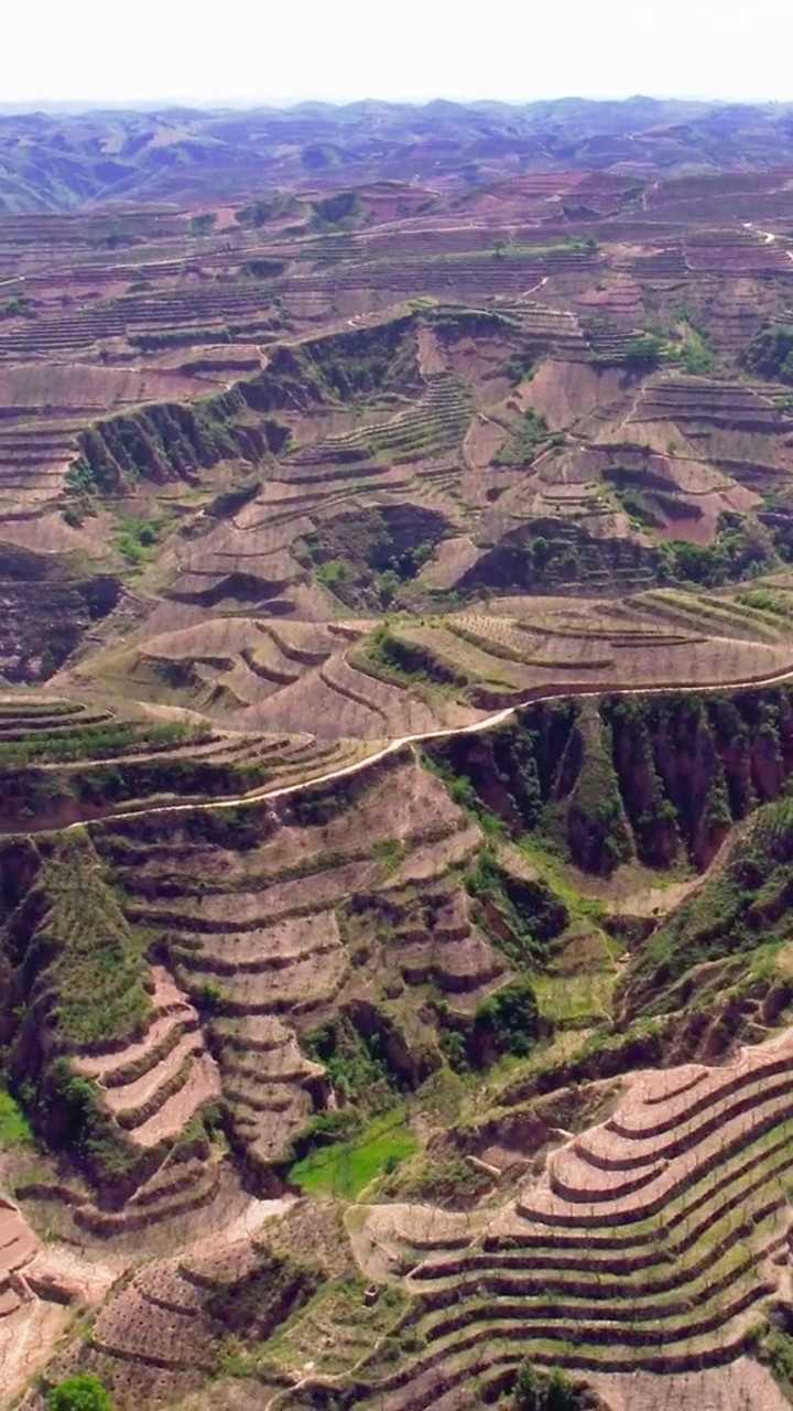 层峦叠嶂,沟壑纵横,陕北黄土高原