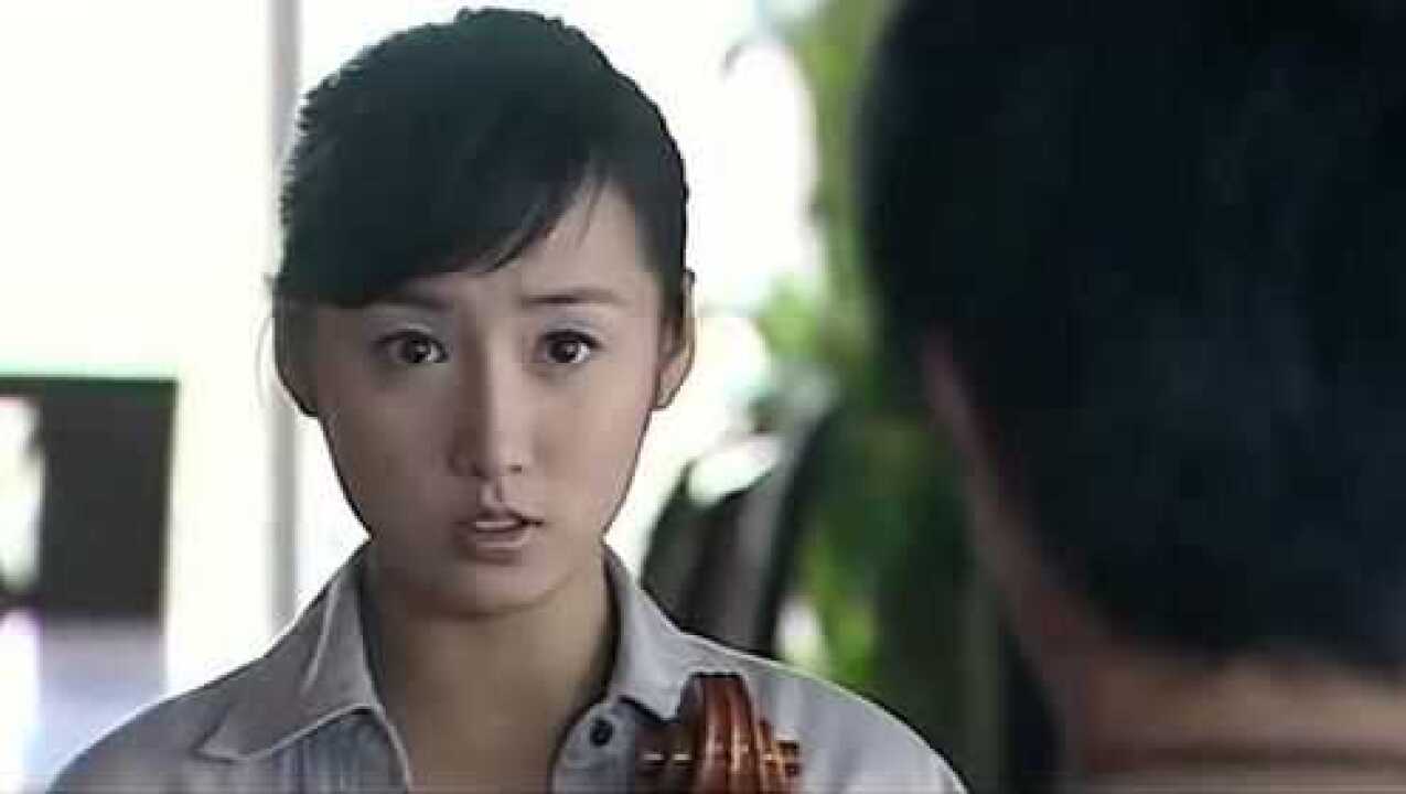 雪在烧罗一在家练琴不料被司青看见司青却并不怪她撒谎