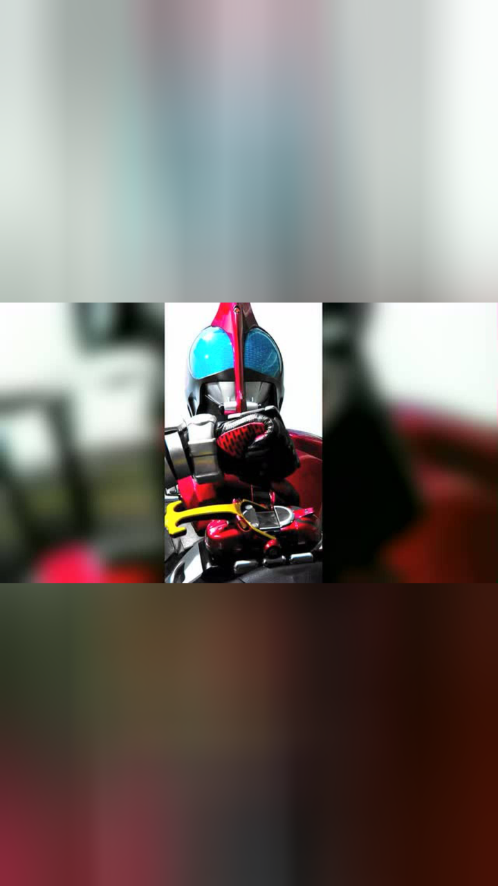 假面骑士甲斗高能燃剪解锁平成最强的回旋踢心疼强人前辈三秒钟