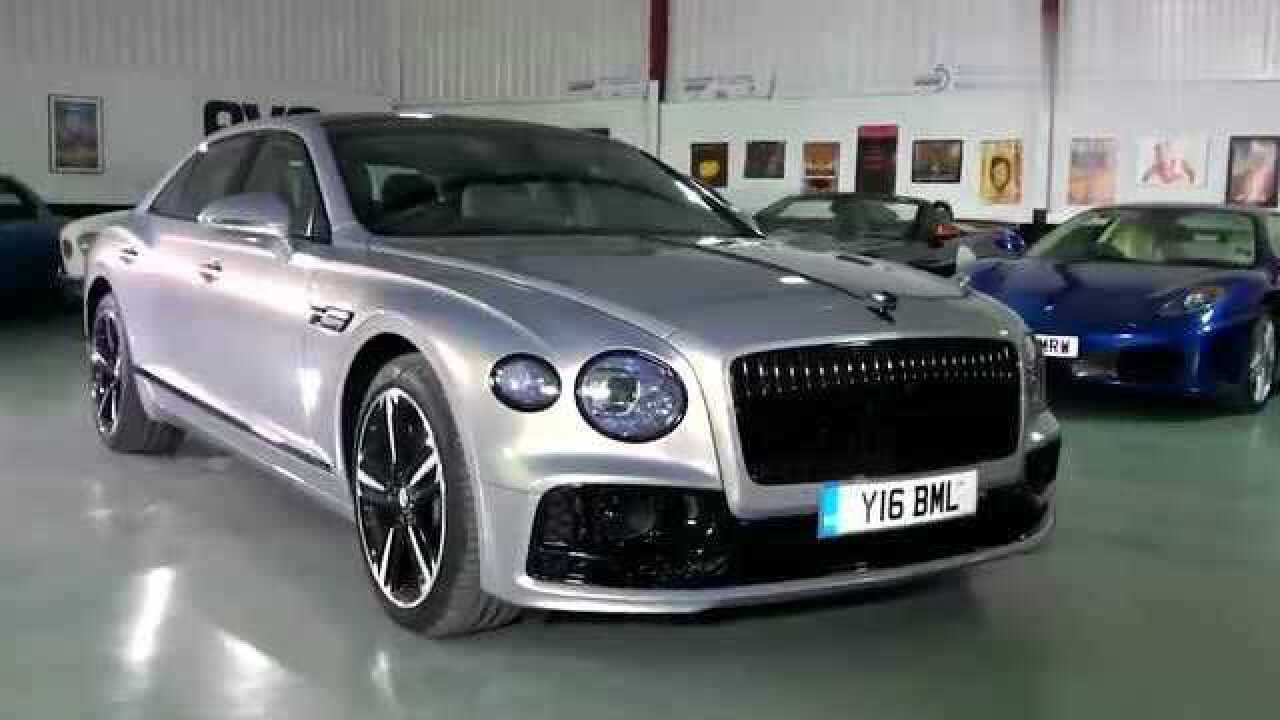 实拍宾利飞驰搭载v12发动机拥有626匹马力的豪华轿车