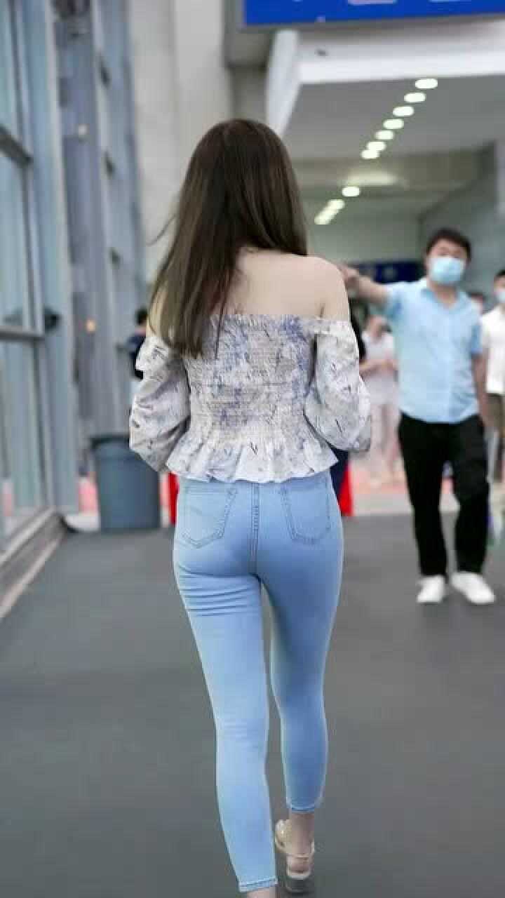 穿牛仔裤女生的背影,最能让人意犹未尽啊!