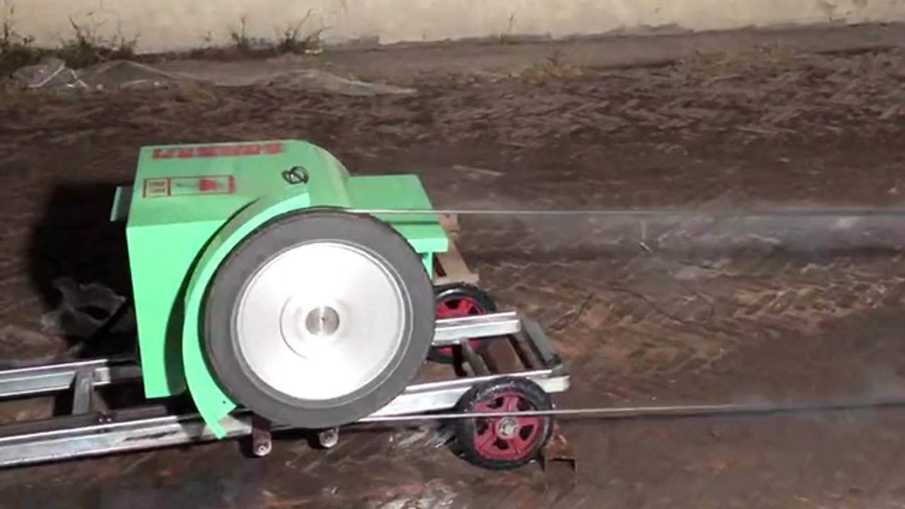 电动绳据机切钢切铁视频 墙面地面桥梁切割机 石头切割电滚子绳据机