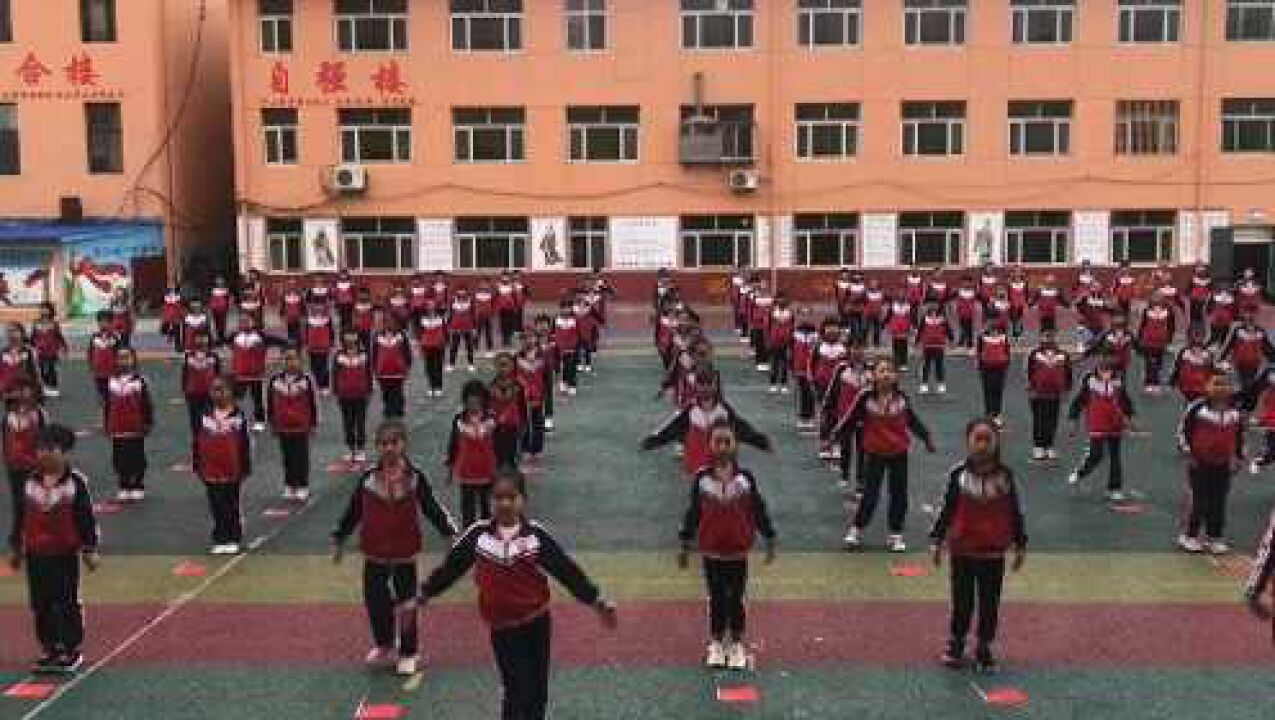 小学生版最美课间操，你笑起来真好看，跳出了青春的活力，跳出了自信_腾讯视频