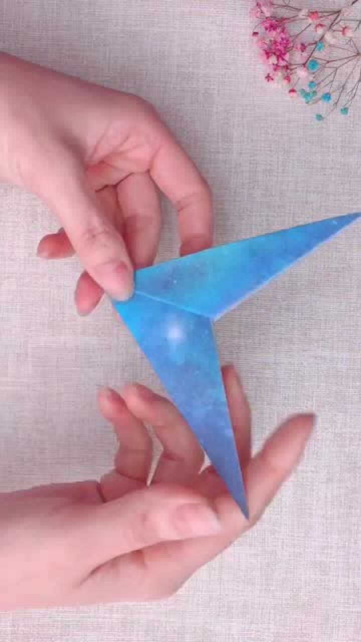 折纸艺术两角飞镖超级简单又好玩一看就会