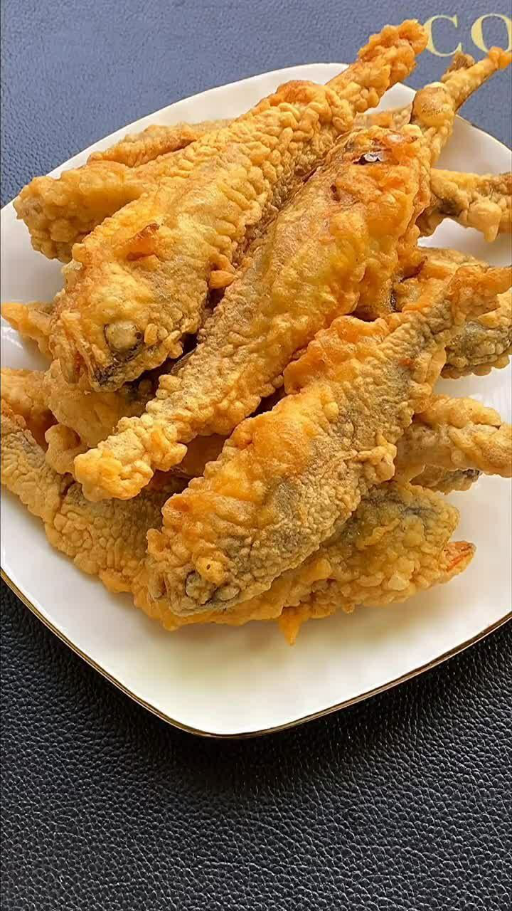 酥炸小黄鱼外酥里嫩鲜香美味