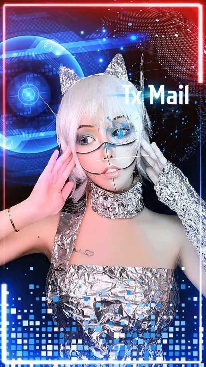 仿妆机器人女友,就说像不像吧!