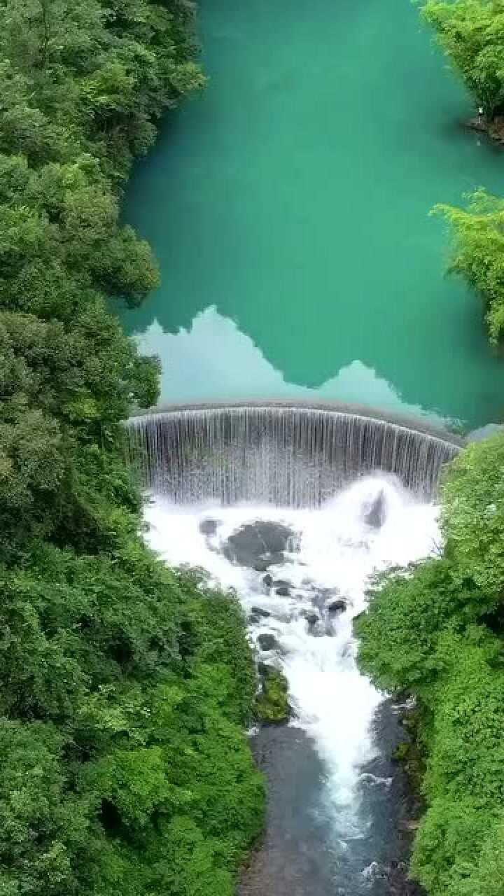 大自然依山傍水之美