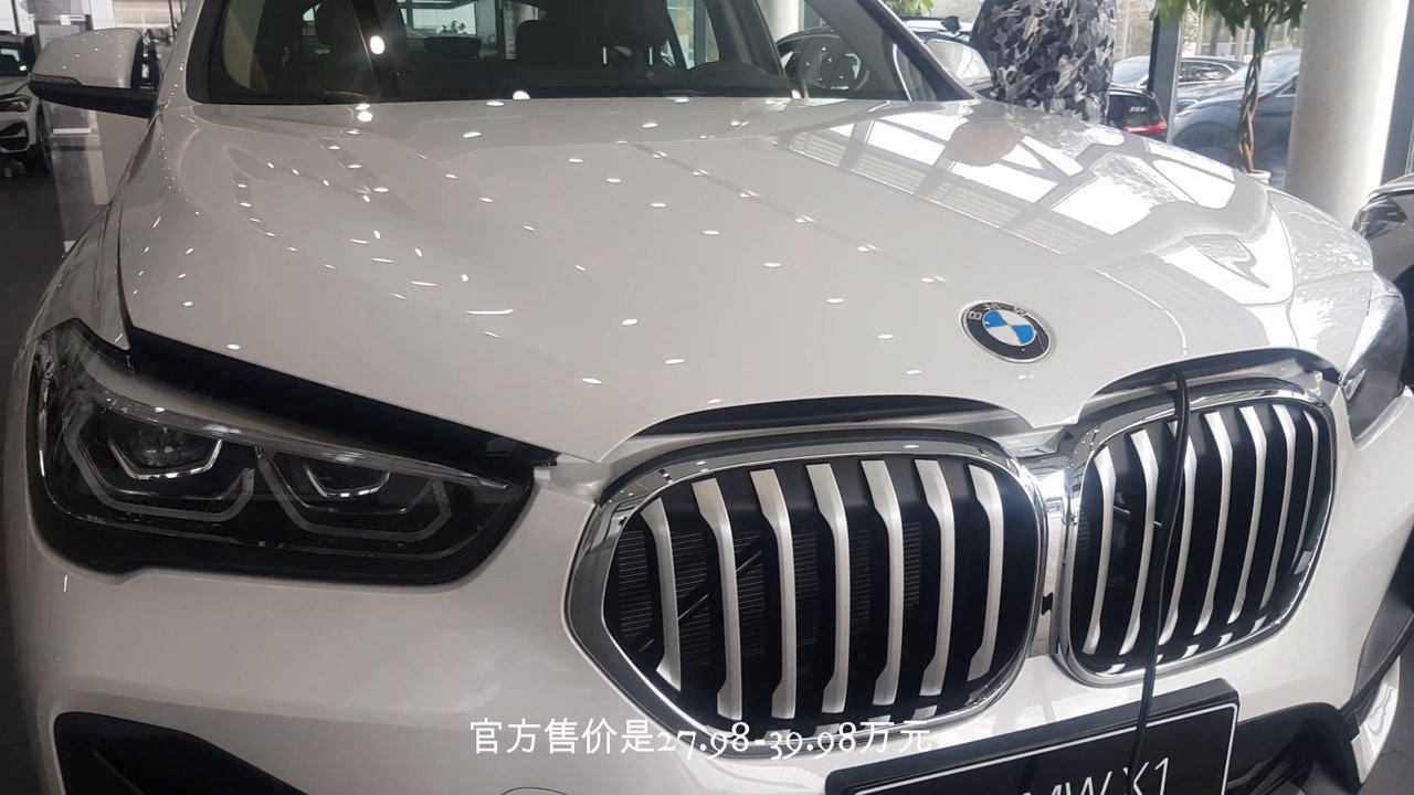 进店实拍宝马x12798万起新增神秘灰和量子蓝车色外观篇
