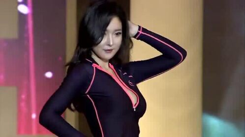 韩国赛车模特比赛现场,气质颜值都十顶级,果然微胖的女人才是极品!