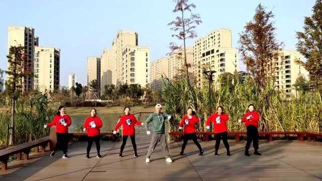 动感网红健身操《你若三冬》,好看好学,广场上都喜欢跳的健身操