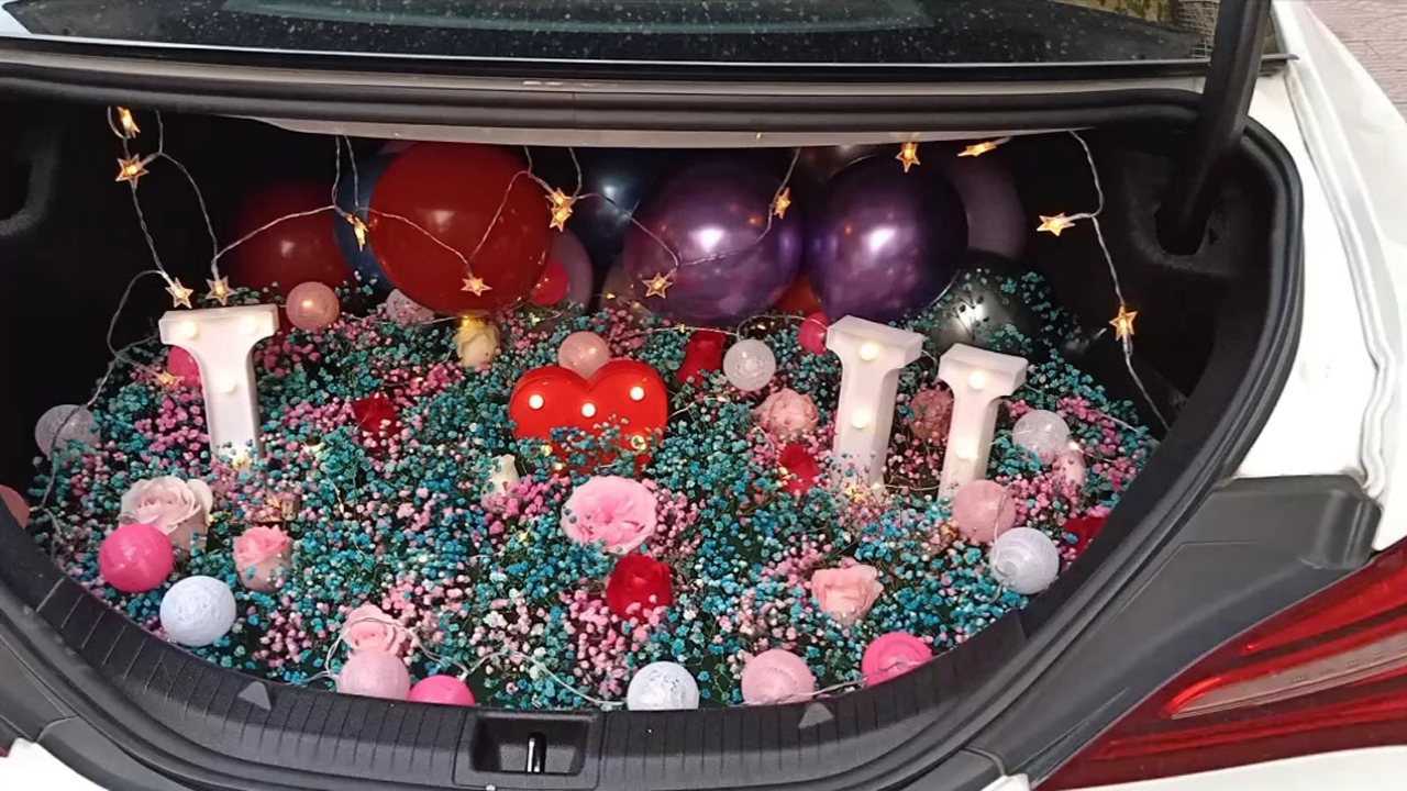 小惊喜鲜花满天星后备箱[让我看看][让我看看]94 ……生活小惊喜