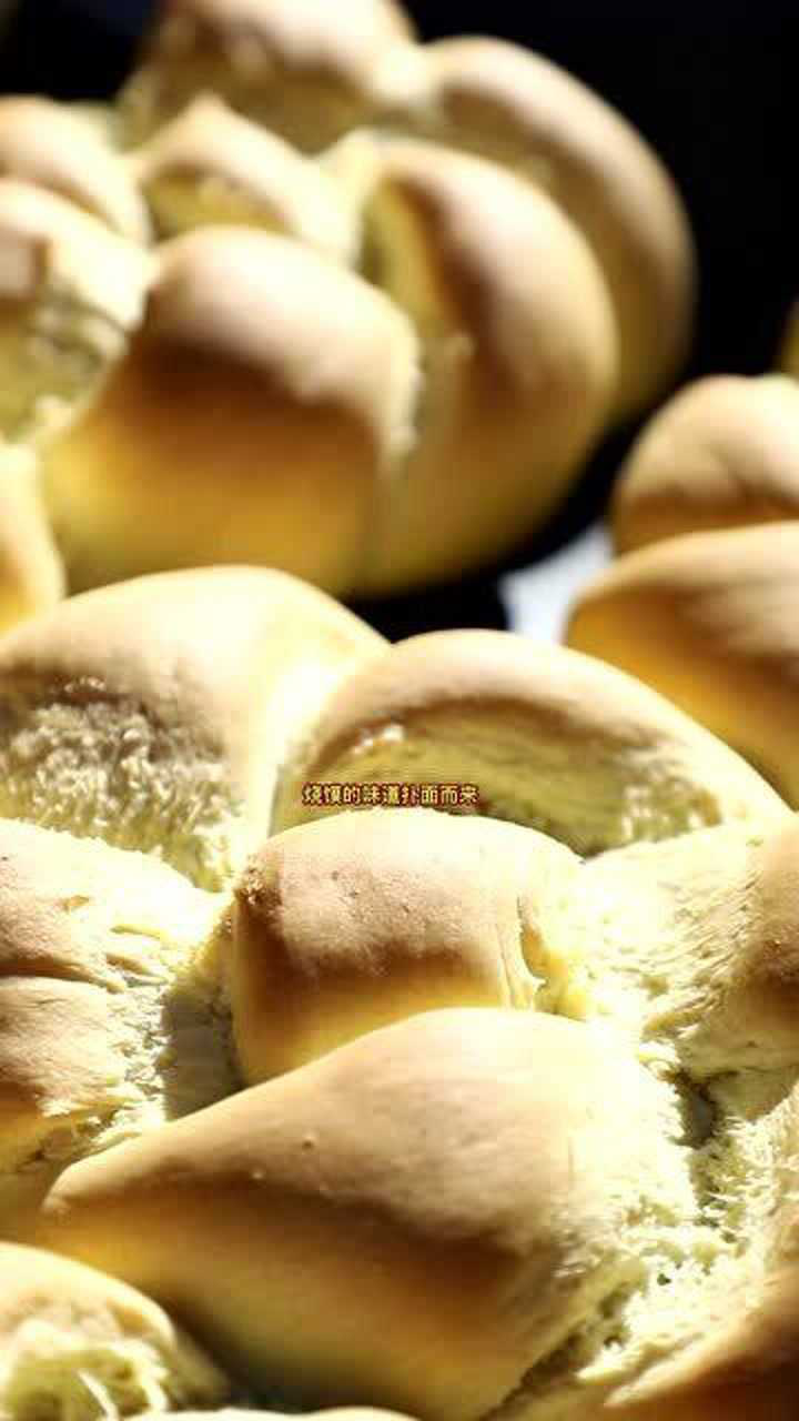 甘肃老家土洞子烧馍馍金黄酥软这样的味道才是儿时的年味儿