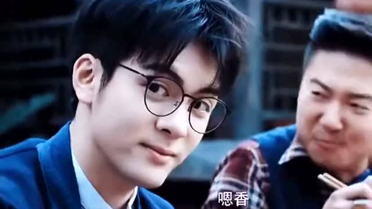 终极笔记胖子你真是飘了居然捏小哥脸蛋