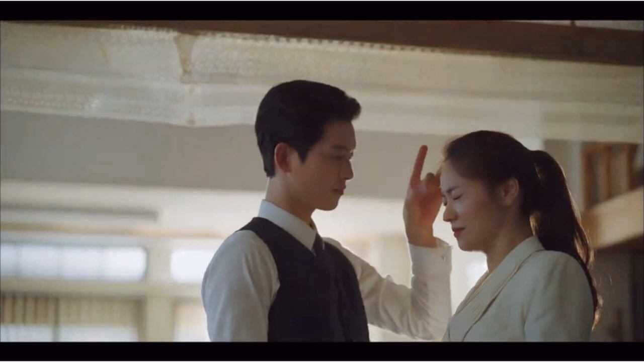 文森佐谁不想被欧巴这么弹脑门宋仲基不舍用力轻轻一弹宠溺一笑让人