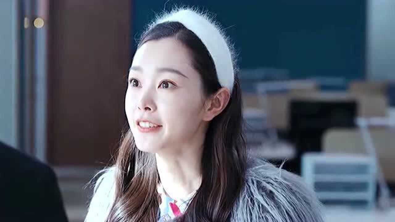 戴希希现在不是段序一个人的了,是官方认证的儿媳