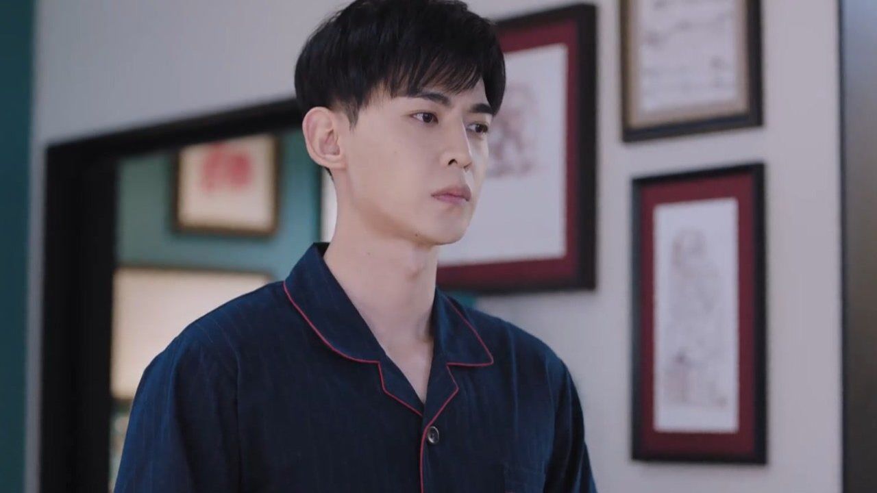 《小确幸》第18集03:上官老师送丛容丝巾引温少卿不满,满脸都是醋意!