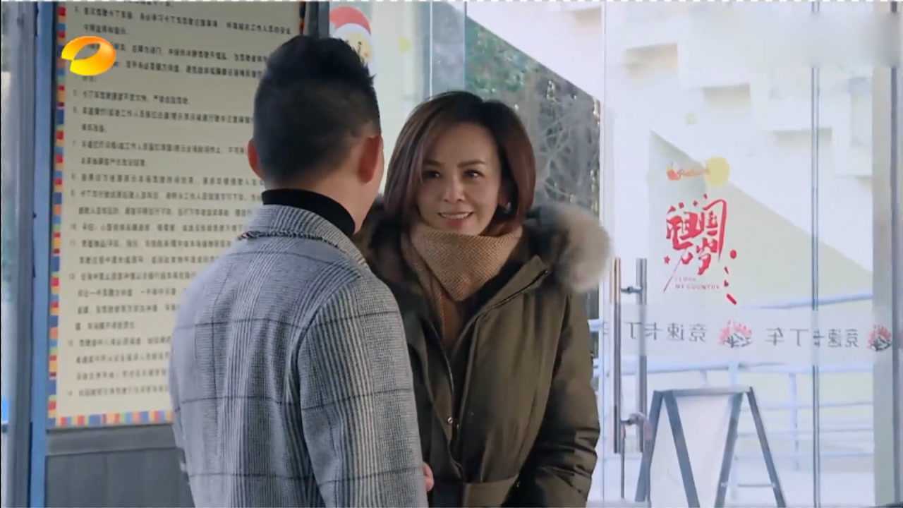 王琳跟方磊约会还亲手喂他吃饭被路人说有夫妻相更是开心到不行