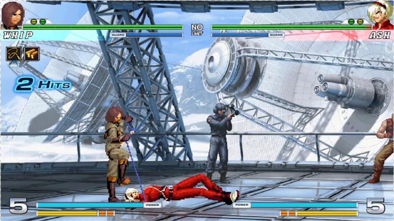 拳皇乱斗:薇普的5种技能秀,用鞭子拽过来一顿踩头