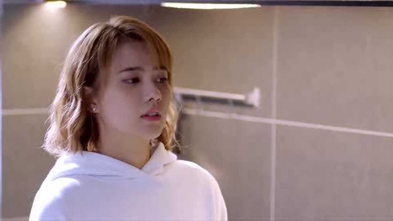 你是我的城池营垒束文波做饭小夏一旁傻傻地看着两人感情升温