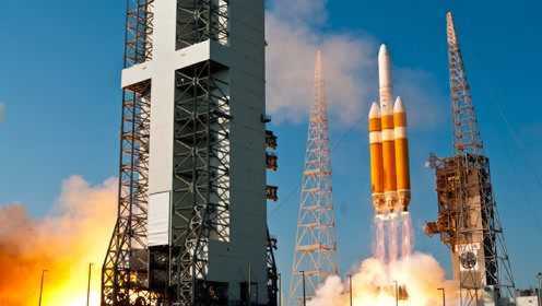 双助推器72米，美国现役最高重型运载火箭，德尔塔4重型火箭发射 #共建视频图书馆#