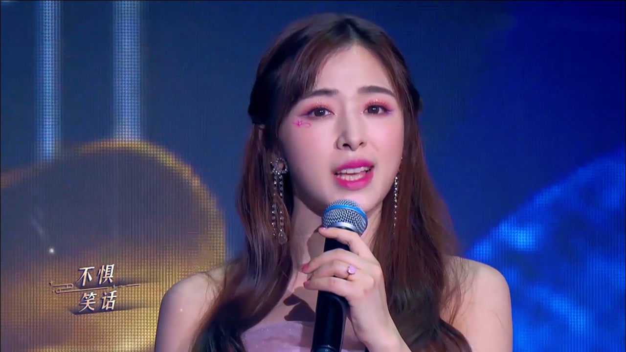 2021东方春晚:张含韵余笛唱《起风了》,绝美和声动人心弦