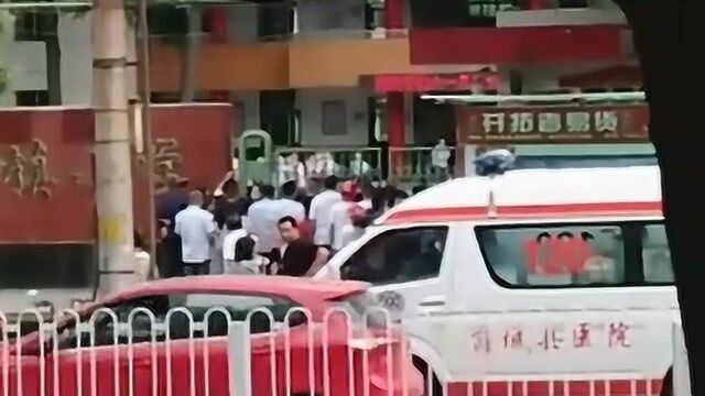 陕西蒲城小学生在校午餐后42人呕吐腹泻,官方:正调查学校食堂