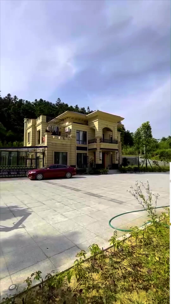 湖南娄底的农村别墅,周围绿水青山,城里500万的房子都不换!