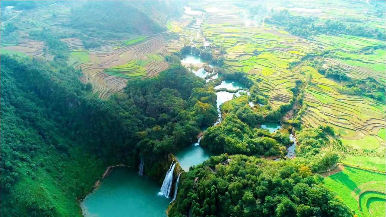 隐藏在云南大山里的青山绿水,美景瀑布,九龙瀑布