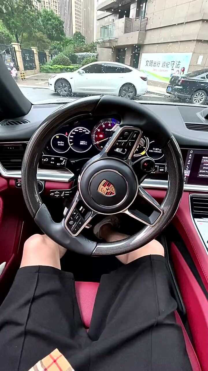 保时捷全新帕拉梅拉坐进驾驶位奥迪a7低调了