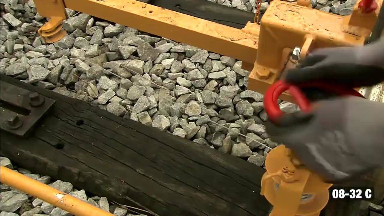 铁路线路捣固车，系统化作业全过程，真是让人大开眼界！_高清