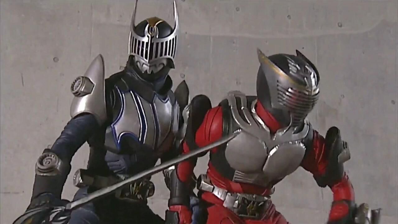 假面骑士龙骑—夜骑和龙骑被追杀,真司腰带被毁,莲重伤倒地