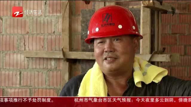 火热的一线:泥工父子“兵” 携手战高温