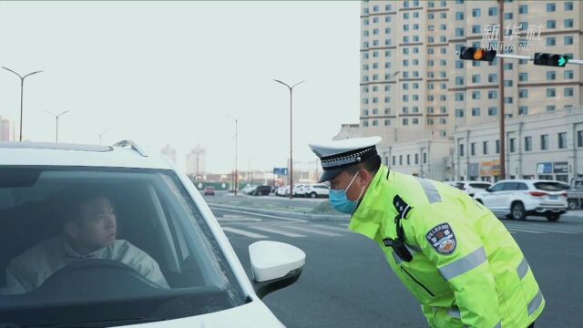 公益微视频|全国交通安全日:“攒劲哥”现身说法闯红灯