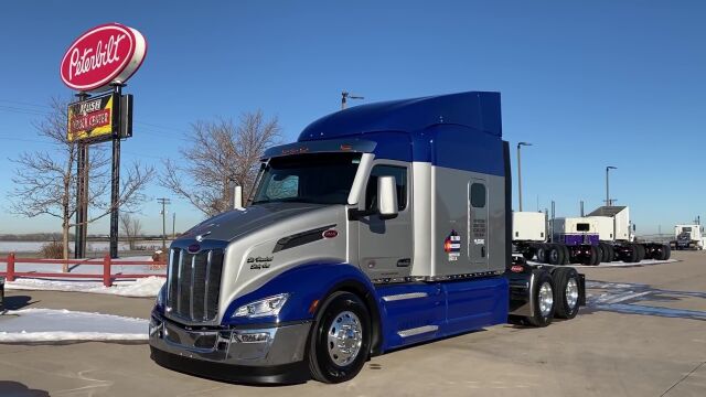 2022Peterbilt579佩卡MX13引擎,510马力,2米休息舱