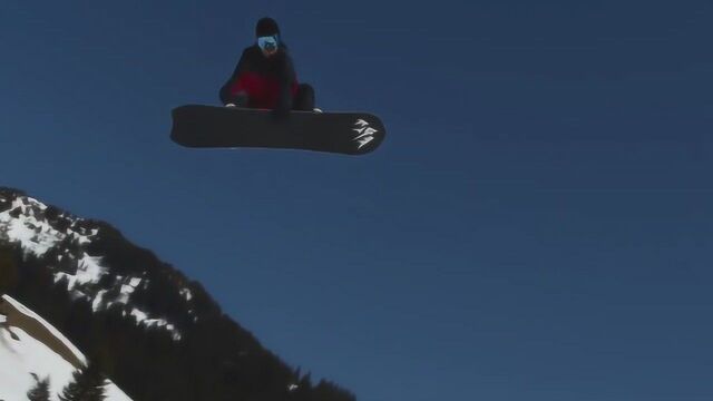 中字Jones Stratos 2022 Snowboard Review