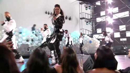 妹妹珍妮杰克逊在VMA 2009致敬哥哥迈克尔的震撼演出
