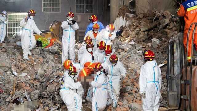 长沙居民自建房倒塌事故致53人遇难,市委书记、市长鞠躬道歉