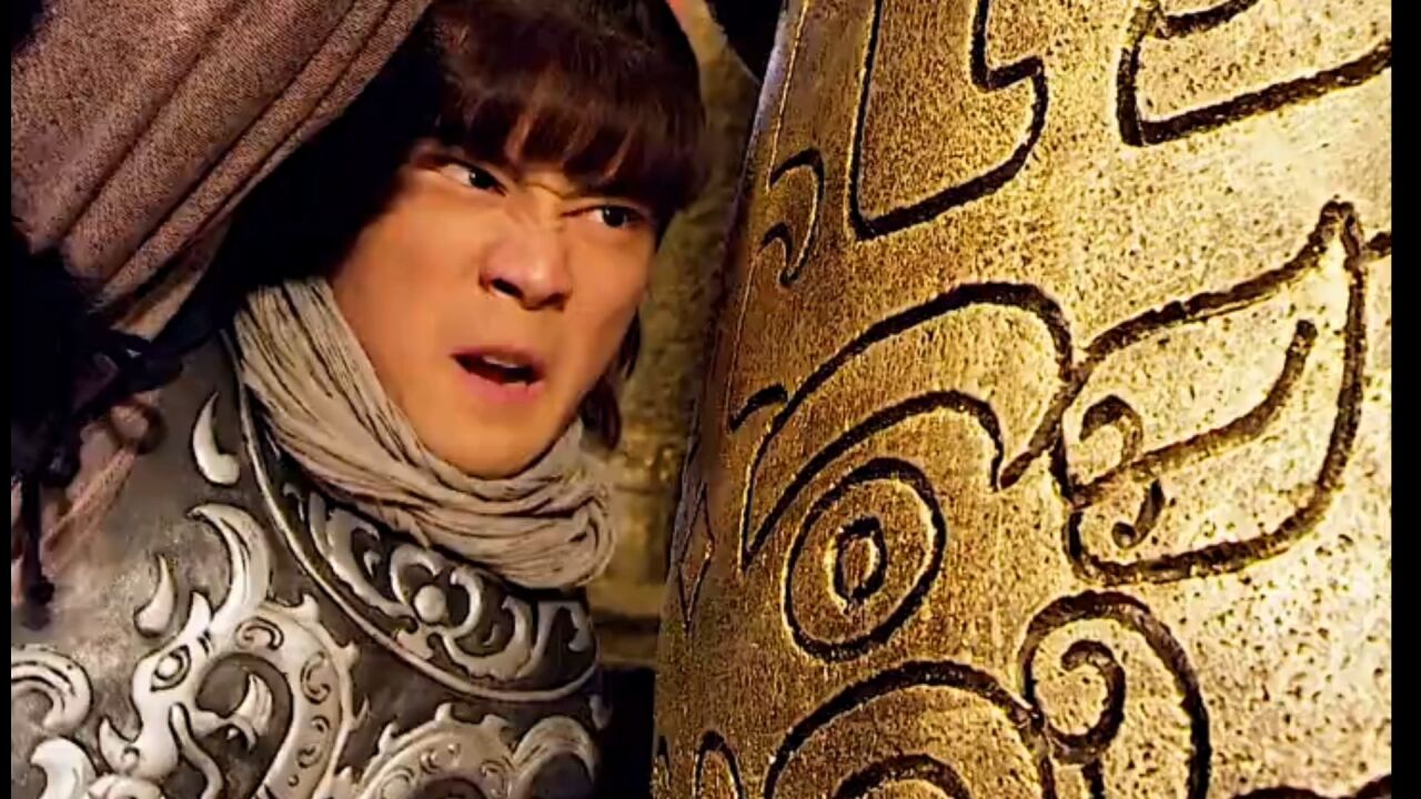 隋唐演义,第三好汉裴元庆单手举鼎,降伏烈焰雄狮,受皇上器重.