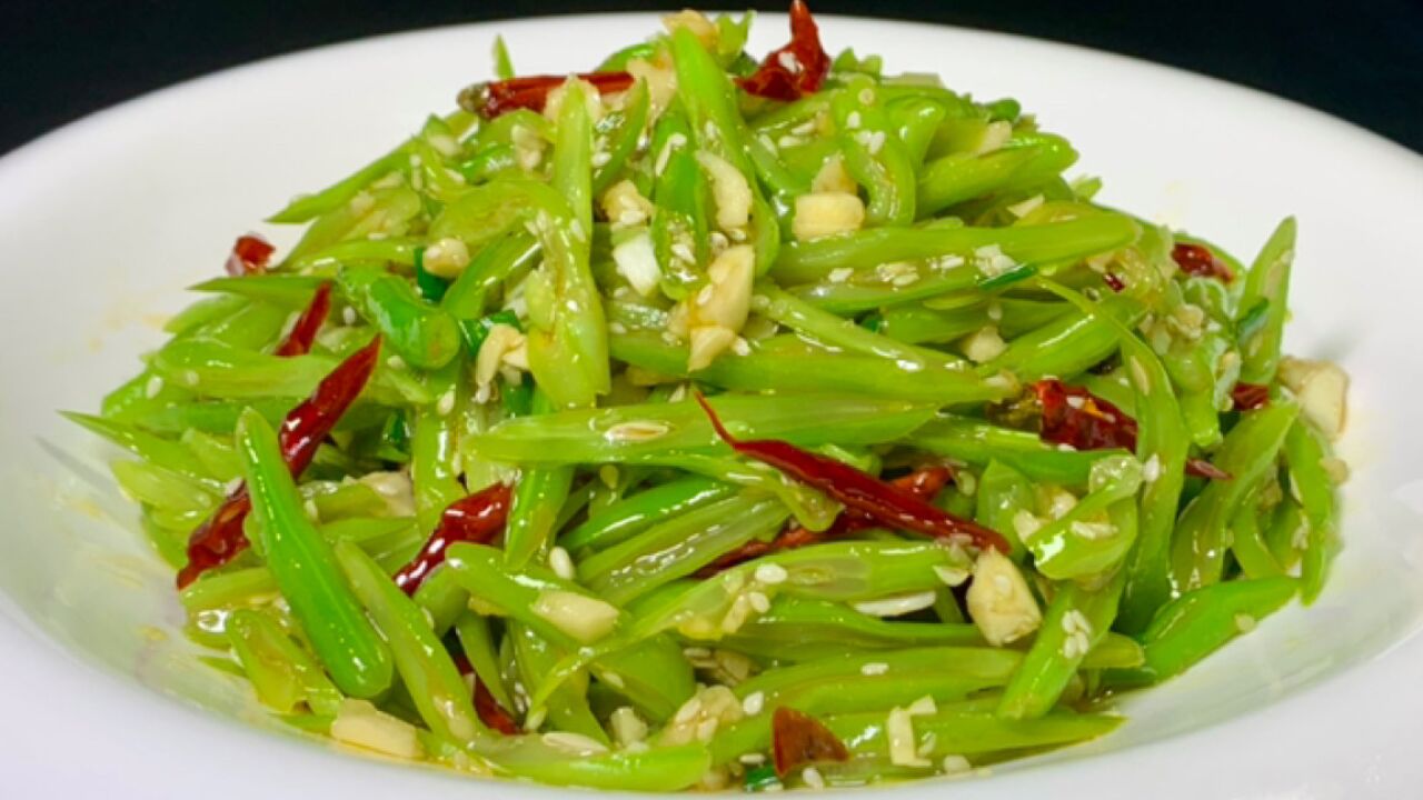 四季豆不要总是炒着吃了,教你做鲜嫩爽口的凉拌四季豆,一盘不够吃.