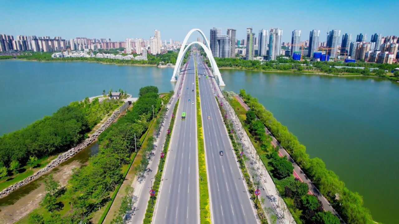 航拍开封东京大道美丽夏日街景