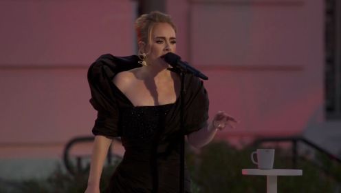 Adele《Skyfall》，此夜唯一演唱会