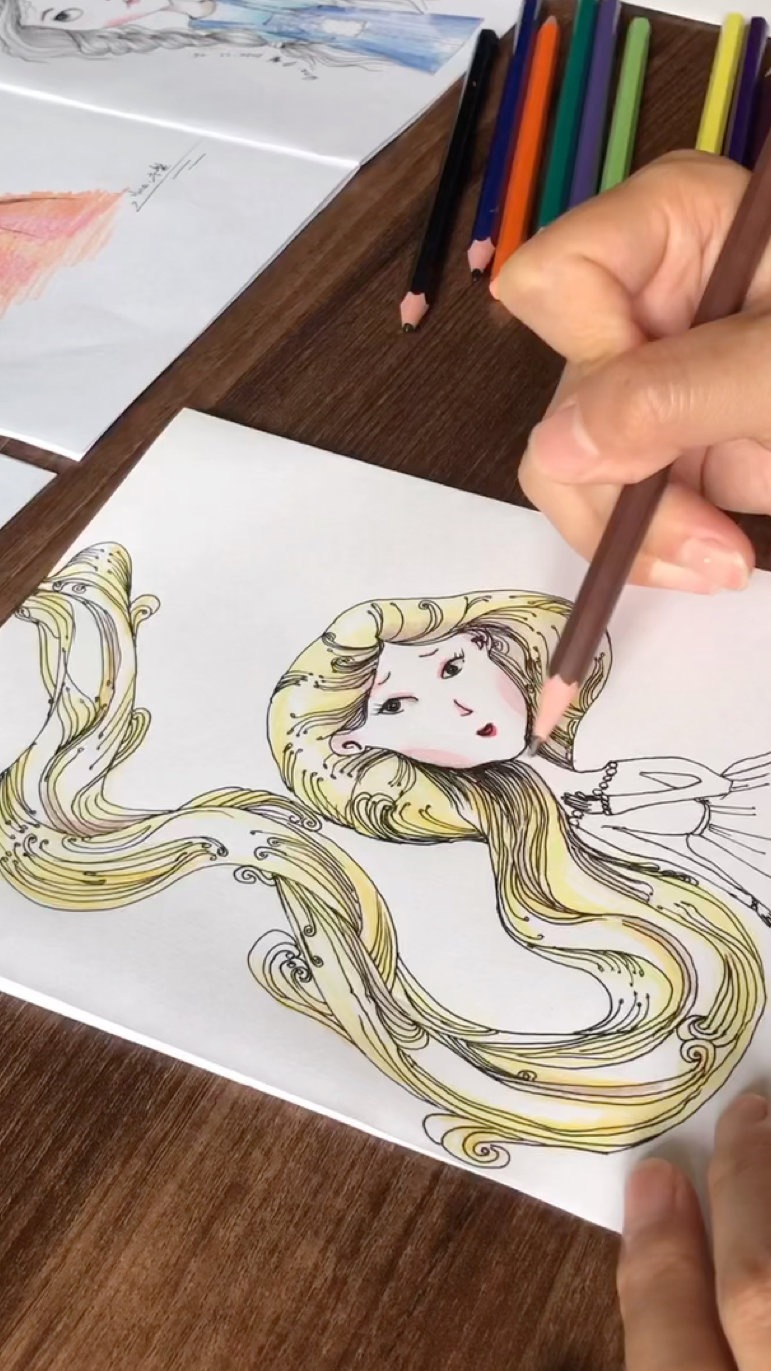 每日一画(彩铅画长发公主)