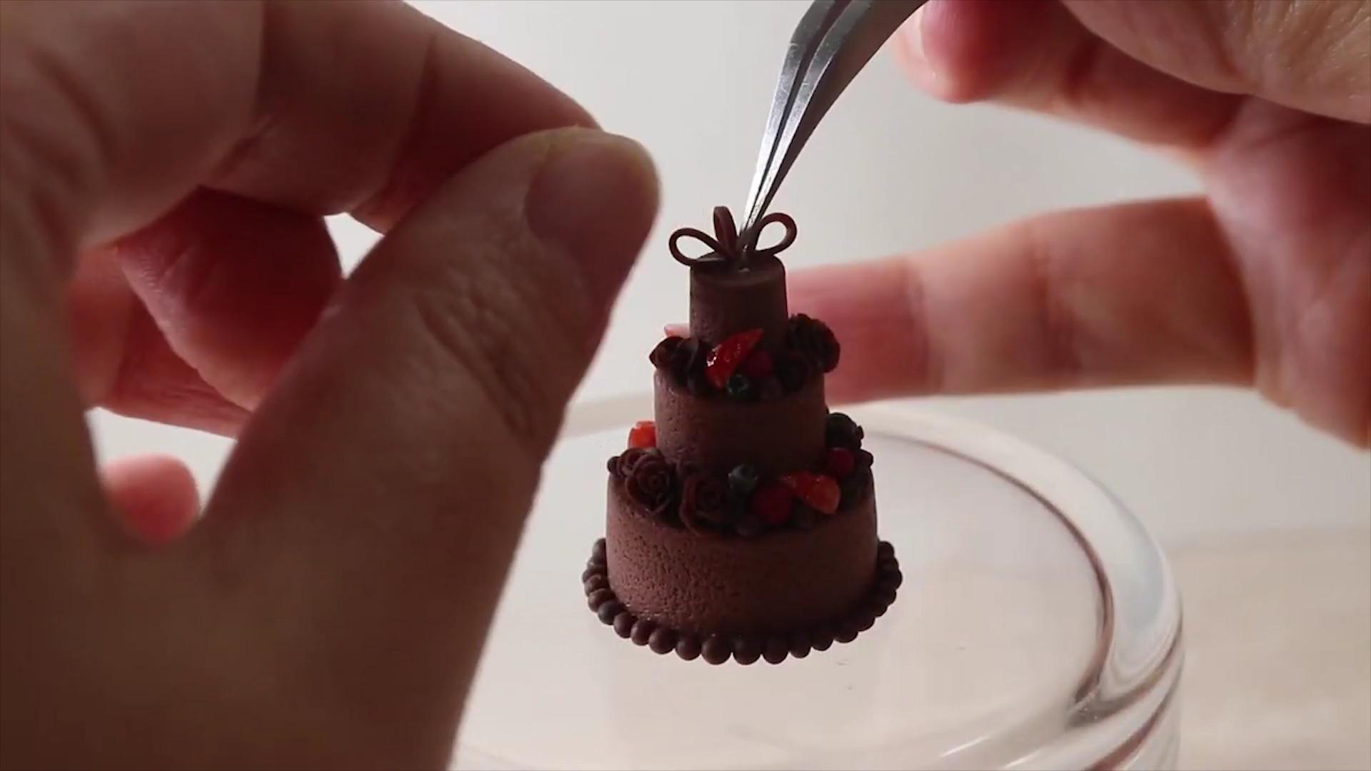 创意粘土手工教程——用树脂粘土做迷你三层巧克力蛋糕_腾讯视频