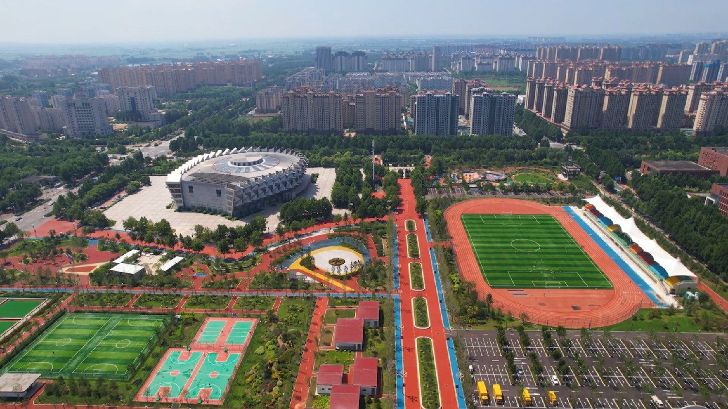 鹤壁市体育中心美丽美景,喜爱运动健身者的好去处