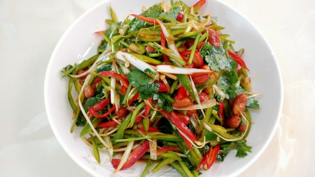 为什么老虎菜一直让北方人热捧,原来有奥妙,鲜辣解腻,爽口开胃